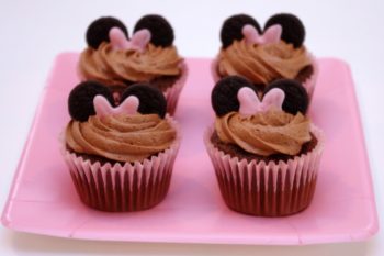 CHOCOLATE MINNIE MOUSE CUPCAKES