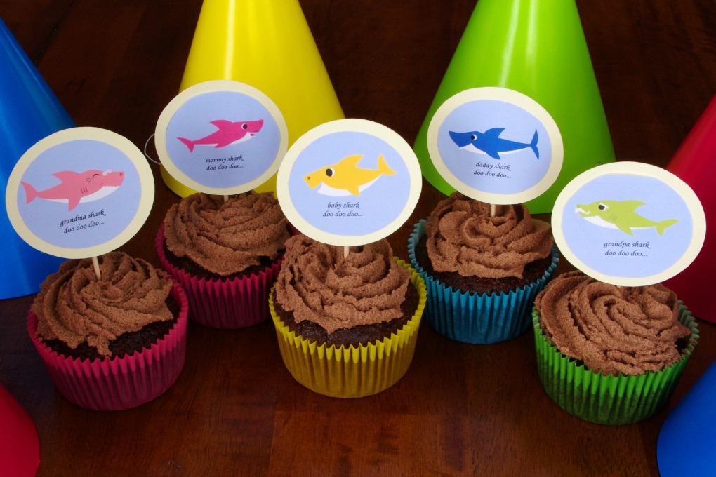 We recently threw my son a Baby Shark first birthday party! My favorite decorations by far were the Baby Shark cupcake toppers! | #babyshark #babysharkbirthday #babysharkbirthdayparty #babysharkfirstbirthday #babysharkfirstbday #funandfunctionalblog