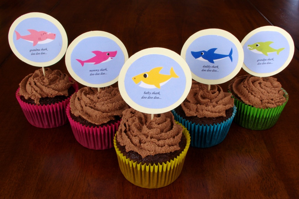 We recently threw my son a Baby Shark first birthday party! My favorite decorations by far were the Baby Shark cupcake toppers! | #babyshark #babysharkbirthday #babysharkbirthdayparty #babysharkfirstbirthday #babysharkfirstbday #funandfunctionalblog